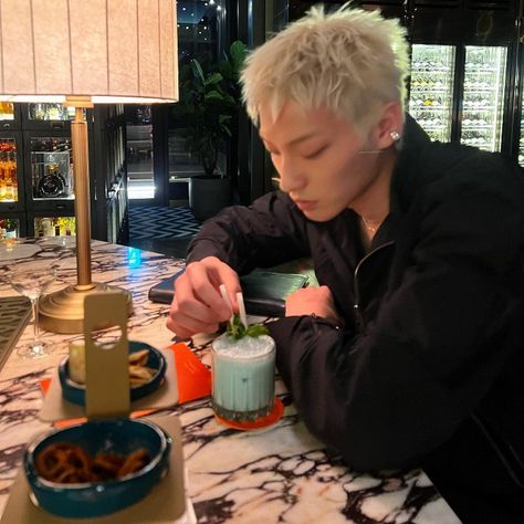 Shaved Hair Men Aesthetic, Very Short Messy Hair Men, Blonde Asian Hair Men, White Hair Asian Men, Blonde Japanese Boy, Blonde Asian Guy, Asian White Hair, Dirt Blonde Hair, Asian Blonde Hair