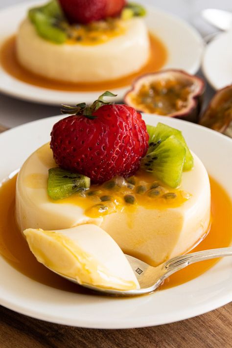 Passionfruit Panna Cotta, Passion Fruit Panna Cotta, Passion Fruit Custard, Creme Brulle, Passion Fruit Mousse, Passionfruit Recipes, Passion Fruit Syrup, Panna Cotta Recipe, Simple Dessert