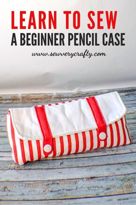 Learn to make this beginner sewing project beginning to end following this sewing tutorial.  This is a cute pencil case that can be made by anyone with basic sewing and bag making skills.  It is super simple and can be made in no time at all. Just a bit of fabric and some Kam snaps gets you this terrific pencil case. No Zipper Pencil Case, Making A Pencil Case, Simple Pencil Case Pattern, Pencil Case Sewing, Fabric Pencil Case, Diy Pencil Case, Bags 2024, Diy Pencil, Kam Snaps