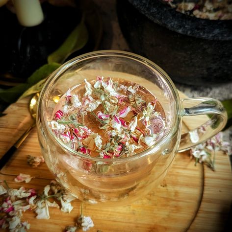 Apple Blossom Recipe, Apple Tree Blossoms, Apple Benefits, Rose Recipes, Dried Apples, Herb Tea, Tea Tasting, Homemade Apple, Apple Harvest