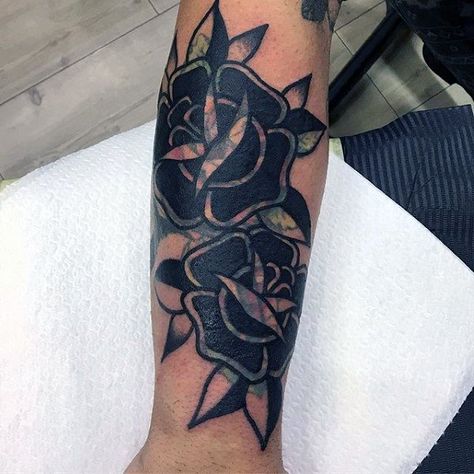 Traditional Tattoo Cover Up, Blast Over Tattoo, Black Sleeve Tattoo, Fierce Tattoo, Tattoo Over Scar, Black Tattoo Cover Up, Blackout Tattoo, Clever Tattoos, Muster Tattoos