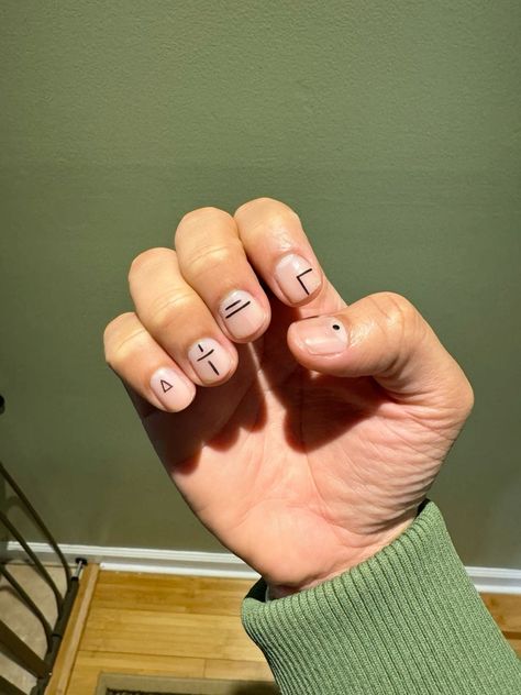 Manicure de hombre Masc Nail Inspo Simple, Minimalist Nail Art Men, Minimalist Nails Men, Men’s Minimalist Nails, Guy Nails Design, Mens Nails Design Simple, Male Manicure Design, Nails For Men Manicures, Men’s Nail Arts