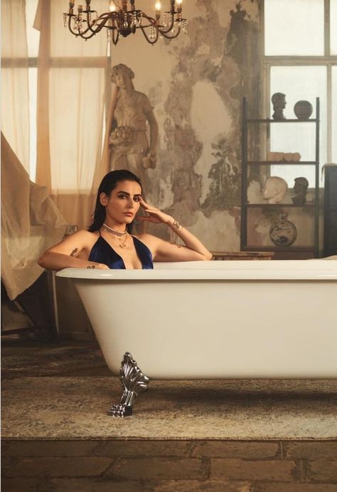 Mandana Karimi, Clawfoot Bathtub