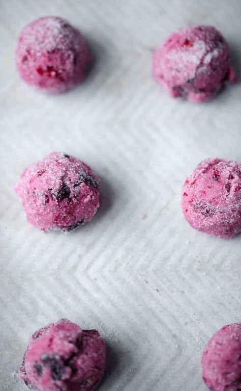 Sparkling Sugarplum Cranberry Cookies - Fresh Flavorful Sparkling Sugarplum Cranberry Cookies, Cranberry Thumbprint Cookies, Sugarplum Cookies, Cranberry Sugar Cookies, Cranberry Cookies Recipes, Cranberry Orange Cookies, White Chocolate Cranberry Cookies, American Cookies, Blueberry Cookies