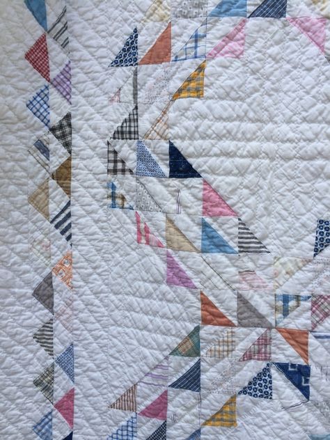 Waves Quilt Pattern, Waves Quilt, Quilt History, Ocean Waves Quilt, Chevron Quilt Pattern, Hst Quilts, Quilt Stories, Sewing Vintage, Old Quilts