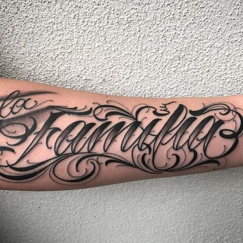 Chicano Lettering Tattoo, Typographic Tattoo, Chicano Tattoos Lettering, Heart With Wings Tattoo, Berlin Tattoo, Forever Tattoo, Typography Tattoo, Chicano Lettering, Family Tattoo Designs