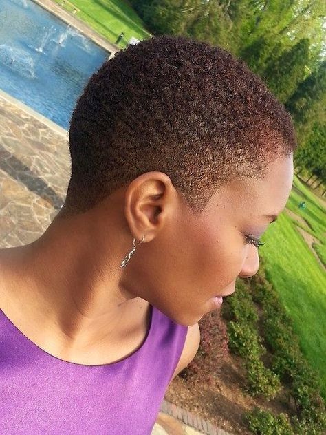 twa! Black Women Thinning Hair Styles, Short Natural Styles, Thinning Edges, Short Afro Hairstyles, Short Natural Haircuts, Twa Hairstyles, Tapered Natural Hair, Natural Hair Cuts, Natural Hair Short Cuts