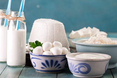 Stock Up on These 5 Fermented Dairy Foods for Good Gut Health | Livestrong.com Healthy Nibbles, Lactose Intolerant Symptoms, Good Gut Health, Fermented Dairy, Dairy Foods, Farm Recipes, Apple Benefits, Fermented Milk, Lactose Intolerance