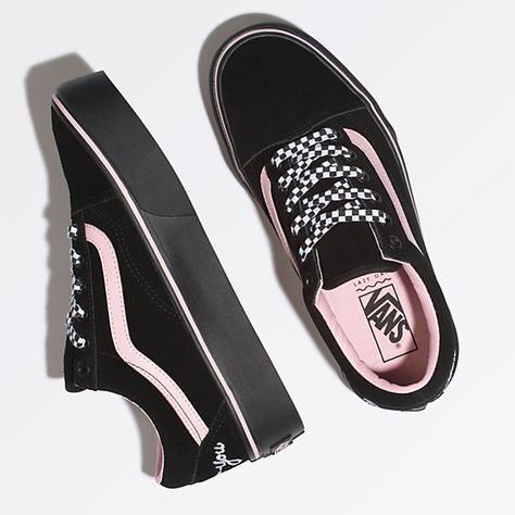 Womens Platform Sneakers, Vans Shoes Women, Old Skool Platform, Tenis Vans, Sneakers Vans, Moda Outfit, Lazy Oaf, Costume Shoes, Black Vans