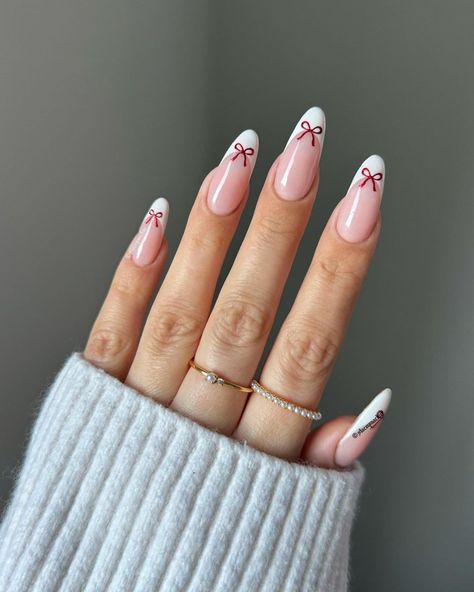 Festive Christmas Nails, Christmas Nails Ideas, Holiday Nails Winter, Festive Nail Designs, Holiday Nails Christmas, Velvet Nails, Christmas Nail Ideas, Winter Designs, Festive Nail Art