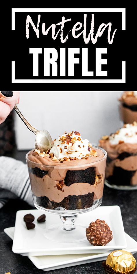 Nutella Trifle Desserts, Nutella Trifle, Whipped Nutella, New Years Eve Dessert, Trifle Recipes, Crumble Cookie, New Years Eve Food, Nutella Desserts, Trifle Recipe