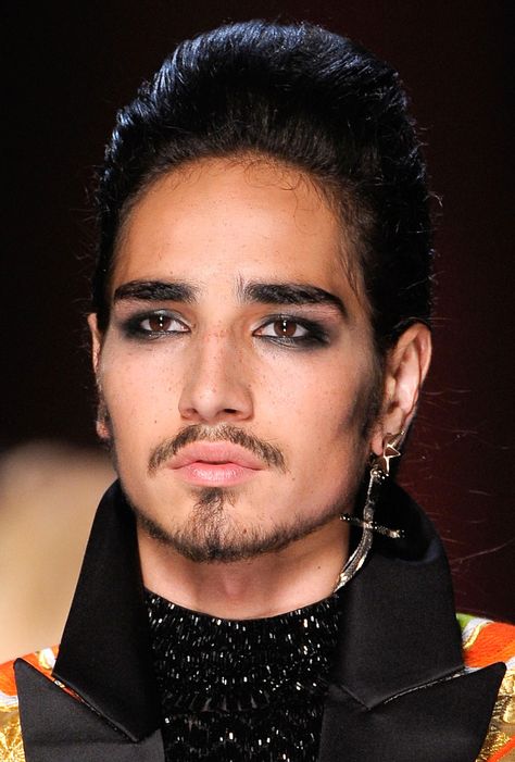 Drag King Makeup, Willy Cartier, Make Up Gold, Jean Paul Gaultier Haute Couture, Runway Hair, Drag King, Drag Makeup, Black Eyeshadow, Runway Makeup