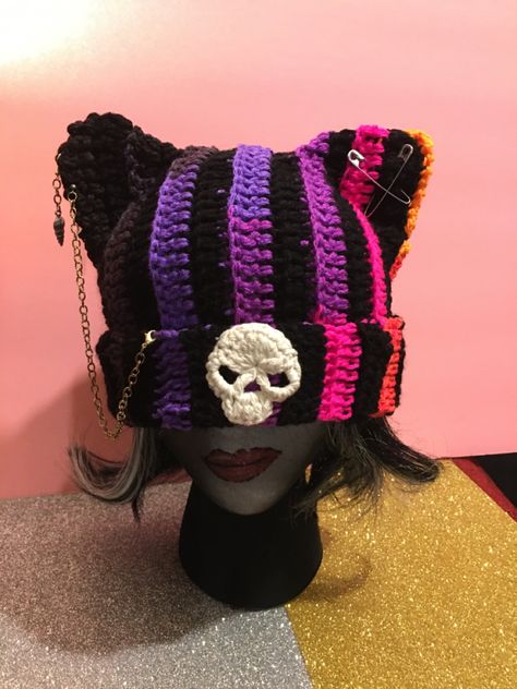 Mushroom Crochet Beanie, Goth Crochet Hat, Crochet Hat Funny, Crochet Skull Hat, Crochet Cat Beanies, Emo Crochet Patterns Free, Alt Crochet Projects, Cool Crochet Ideas, Emo Crochet