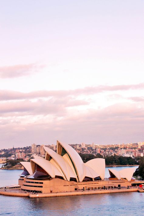 top 10 things to do in Sydney Australia Aloita Resort, Australia Packing List, Wallpaper Australia, Things To Do In Sydney, Sydney Travel, Australia Vacation, Sydney City, Australia Travel Guide, Outback Australia