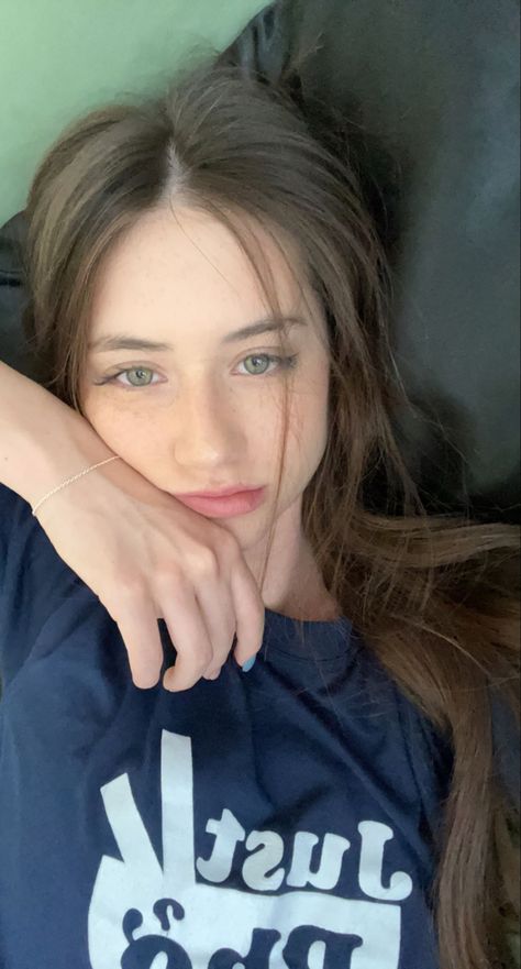 Beutifull Girls In The World, Hoț Girls Aesthetic, Canadian Girl Aesthetic, Girl Picturing, British Girls, 13 Year Girl, English Girl, Australian Girl, British Girl