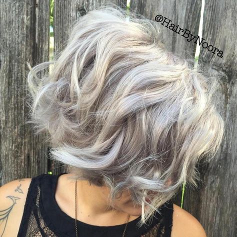 Messy Wavy Gray Bob Beach Waves For Short Hair, Grey Bob, Short Hair Waves, Beautiful Gray Hair, Beach Wave Hair, How To Curl Short Hair, Beach Hair, Grey Hair, Great Hair