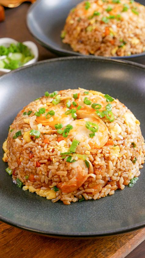 We’ve all had those days when we crave something quick and satisfyingly delicious and Chinese shrimp fried rice always comes to mind. It’s one of those fool-proof recipes that never fails to impress… Chinese Shrimp Fried Rice, Cabbage Fried Rice, Chinese Shrimp, Shrimp Fried Rice Recipe, Fried Rice Dishes, Chinese Fried Rice, Healthy Healing, Minute Rice, Shrimp Fried Rice