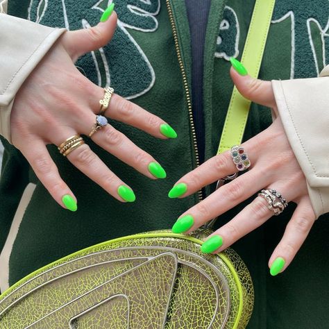 brat girl summer 💚 It's arrived, and we're here for it. By Carmen ❇️ To Book: Mani Full Works ​​​​​​​​ #shoreditchnails #carmenshoreditchnails #bratnails #bratgirlsummer #greennails #blockcolour Brat Green Nails, Brat Summer Nails, Brat Nails, Skin Nails, Nail Ring, Nails Inspo, Green Nails, Stylish Nails, Summer Girls