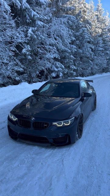 Eis Bär on Instagram: "German Cars be like 🙋🏻‍♂️🖤 #bmw #bmwm #bmwm4 #bmwm4competition #bmwm4cs #bmwmotorsport #motorsport #winter #snow #black #white #low #car #deep #tuning #cars #model #lifestyle #fun #fyp #fypシ #viral #instagram #reels #memes #trending #drift #goodvibes #love #nature" Luxury Cars Bmw, Matte Black Cars, Bmw M Series, Bmw Girl, Wallpaper Winter, Bmw Motors, Tuning Cars, Sports Car Wallpaper, Winter Car