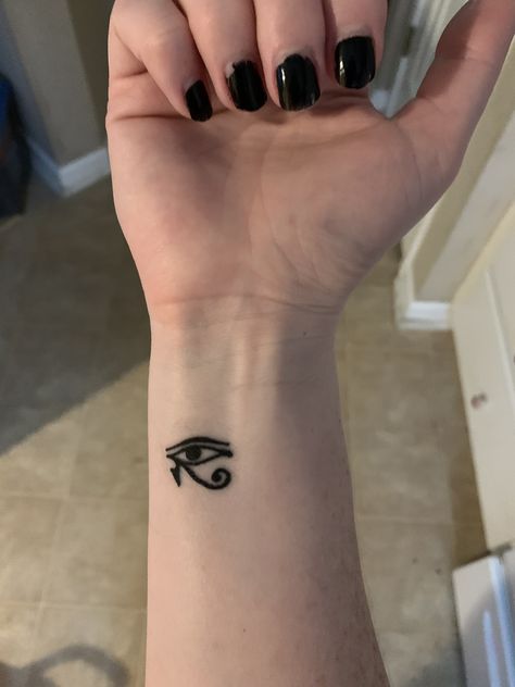 Wealth Tattoos For Women, Eye Of Thoth Tattoo, Eye Of Horus Tattoo, Egyptian Eye Tattoos, Horus Tattoo, Evil Eye Tattoo, Egyptian Eye, Egyptian Tattoo, Cute Little Tattoos