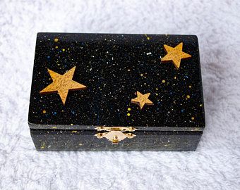 Rustic memory box Wooden stained chest Night sky moon stars wood money box Trinket box Keepsake memory wood chest Space theme money box Painted Box Aesthetic, Painted Memory Box Ideas, Space Diy Crafts, Memory Box Decoration Ideas, Box Decoration Ideas Painting, Painted Boxes Ideas, Wooden Memory Box Ideas Diy, Wooden Box Decoration Ideas, Trinket Box Painting Ideas