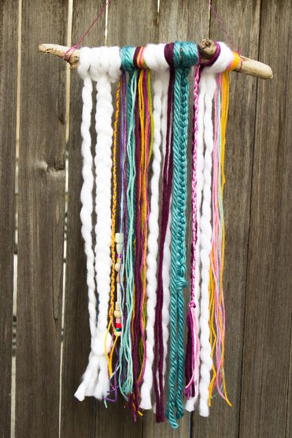 Diy Crafts With Yarn, Boho Diy Crafts, Crafts With Yarn, September Activities, Outdoor Learning Activities, Yarn Crafts For Kids, Boho Yarn, Fun Summer Crafts, Messy Crafts