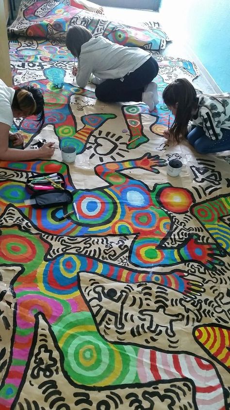 Group Class Art Projects, Collaborative Mural Middle School, School Art Club, Art Club Projects, Primary School Art, Group Art Projects, Keith Haring Art, Haring Art, Collaborative Art Projects