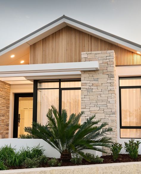 Modern Rancher Exterior, Modern Australian Home Exterior, Flat Roof House Designs Single Storey, Modern House Facades Single Story, Front Exterior House, Minimalist Exterior House Design, Modern Pitched Roof, Modern Scandinavian Exterior, Bungalow House Exterior