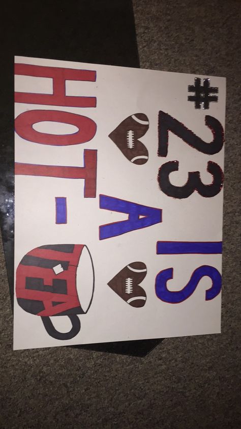 DIY football poster Football Game Signs, School Spirit Posters, Posters Diy, Basketball Signs, Cheer Posters, Video Poster, Hockey Posters, Football Diy, Football Signs