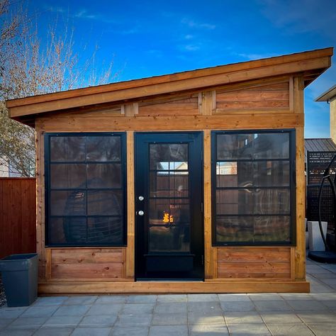 Screen Rooms Winnipeg - Screen Room Builds Winnipeg Manitoba Screened In Patio Ideas, Outdoor Screen Room, Hut Ideas, Trex Composite Decking, Modern Gazebo, Screened In Deck, Screen House, Deck Construction, Screen Room