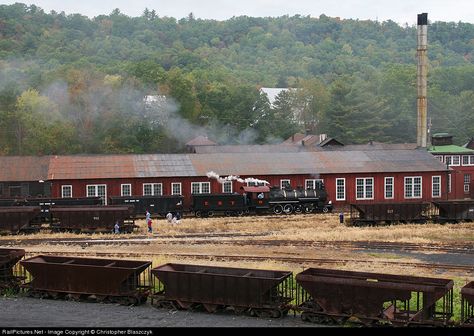 RailPictures.Net Photo: EBT 15 East Broad Top Steam 2-8-2 at Rockhill Furnace, Pennsylvania by Christopher Blaszczyk Railroad Photography, Rock Hill, Back To Life, Pennsylvania, Steam, Track, Train, House Styles, Cars