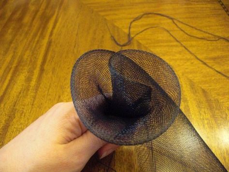 Diy Fascinator, Fascinator Hats Diy, Derby Ideas, Tea Hats, Sewing Hats, Hat Tutorial, Tea Party Hats, Diy Hat, Millinery Hats