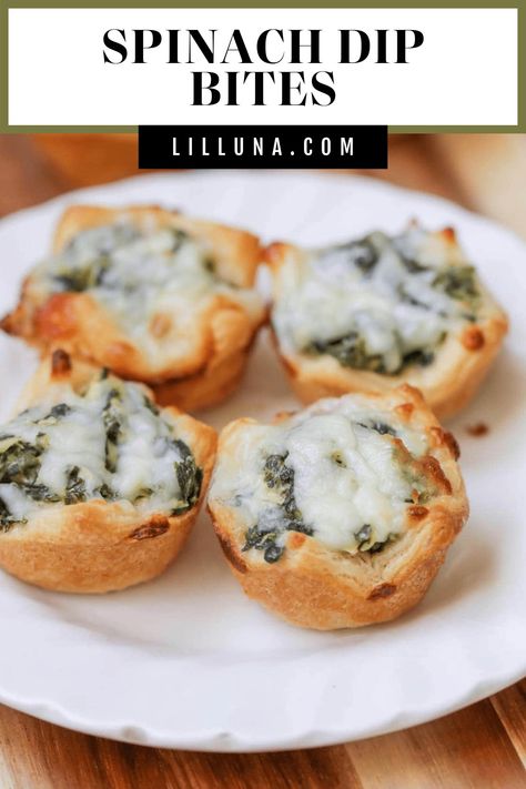 Spinach Dip Bites are crunchy, bite-size treats are cheesy and buttery, making them a great appetizer. They are a hit every time! #spinachdipbites #appetizer #spinachartichoke #cheesyspinachartichoke #appetizer Spinach Dip Bites, Spinach Artichoke Bites, Spinach Appetizers, Artichoke Bites, Spinach Bites, Appetizer Easy, Best Dip, Appetizers Easy Finger Food, Best Appetizer Recipes