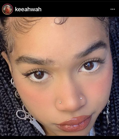 2 Stud Nose Piercing, Nose Pierced Both Sides, Two Nose Piercings, Piercings Face, Nose Peircing, Double Nostril Piercing, Double Nose Ring, Cute Nose, Double Nose Piercing