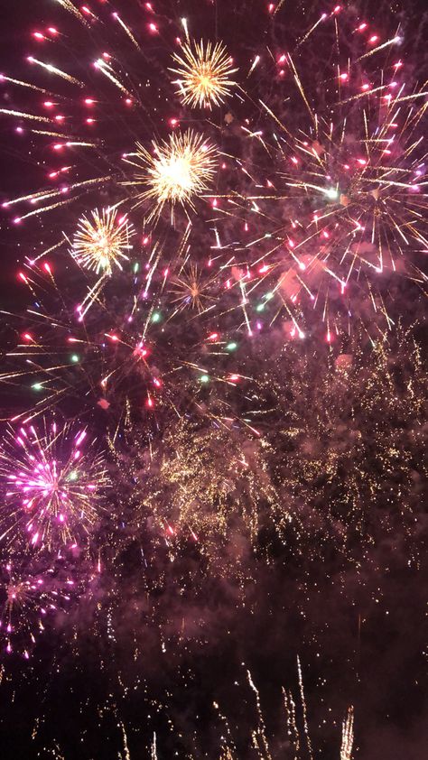 firework aesthetic Fireworks Aesthetic Colorful, Firework Background Wallpapers, Fireworks Wallpaper Aesthetic, Fireworks Aesthetic Wallpaper, Firework Wallpaper, Firework Aesthetic, Pink Asthetics Wallpaper, Aesthetic Fireworks, Fireworks Aesthetic