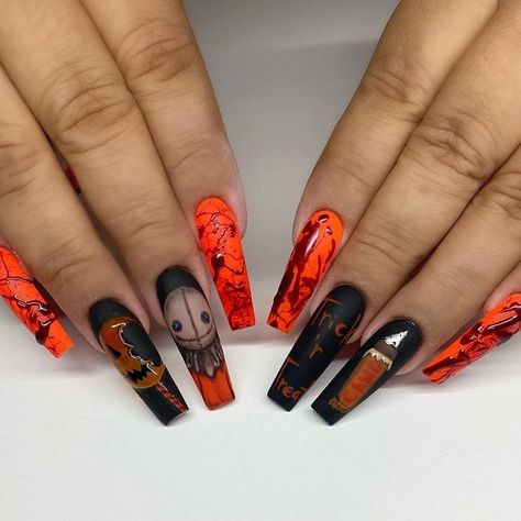 Trick R Treat Nails, Horror Nails Halloween, Trick Or Treat Nails, Unique Halloween Nails, Horror Nail Art, Fake Nails Almond, Something Good To Eat, Halloween Nail Art Tutorial, Acrylic Nail Designs Coffin