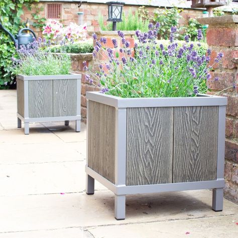 Wondering what to do with any offcuts of your Cladco Composite Decking Boards? There are plenty of ways to make use of them. Gurney Design have created bespoke planters with theirs, which show off the Natural Woodgrain Effect of our Composite Decking Boards. Made from 60% recycled hardwood fibres and 40% recycled plastics, our Composite Decking is an environmentally-friendly choice to use in your garden for Decking and other projects. Composite Garden Bed, Planters Made From Composite Decking, Raised Composite Decking Ideas, Composite Decking Raised Garden Bed, How To Install Composite Decking, Hedgehog House, Composite Decking Boards, Deck Installation, Deck Projects