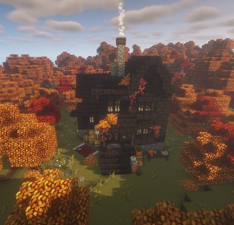 Minecraft Dark House Ideas, Minecraft Fall Aesthetic, Black House Minecraft, Fall Minecraft House, Halloween House Minecraft, Black Minecraft House, Minecraft Vampire House, Emo Minecraft House, Minecraft Dark House