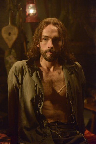 Pictures & Photos of Tom Mison - IMDb Sleepy Hollow Tv Series, Dark Hair Blue Eyes, Hawke Dragon Age, Ichabod Crane, Tom Mison, The Legend Of Sleepy Hollow, Armie Hammer, Headless Horseman, Hereford