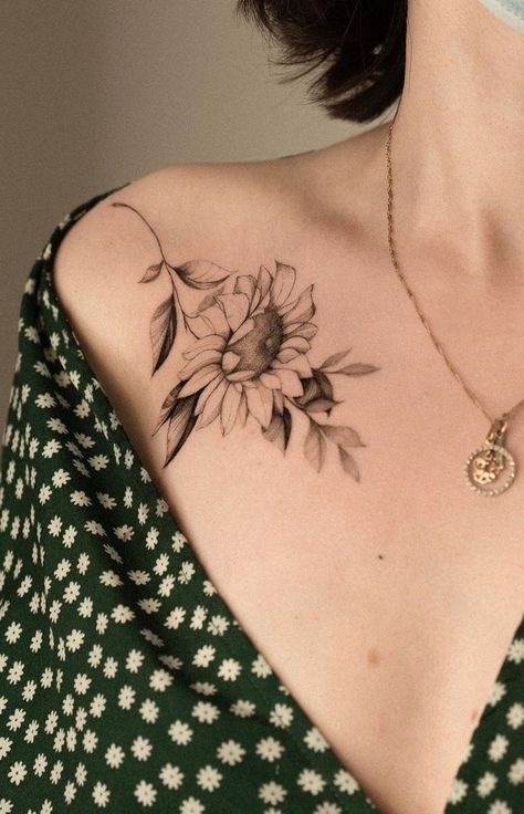 Sun Flower Collar Bone Tattoo, Modern Sunflower Tattoo, Sunflower Shoulder Tattoos For Women, Black And White Sunflower Tattoo, Sunflower Tattoo Meaning, Collar Bone Tattoo For Men, Sunflower Tattoo Ideas, Tattoos 2024, Front Shoulder Tattoos