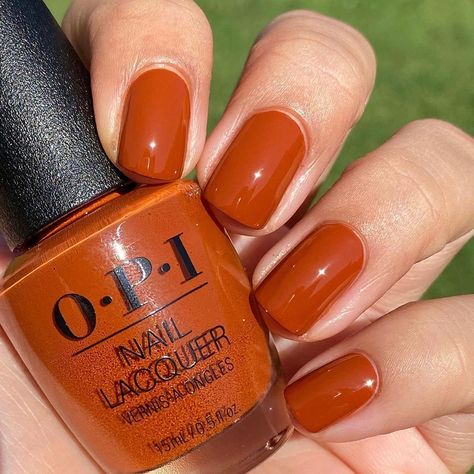 OPI on Instagram: “Rust, but make it fashion 💅@mylacqueredlife Shade: #MyItalianIsALittleRusty   #OPIObsessed #ColorIsTheAnswer #NOTD #NailSwag…” Fall Fingernails, Orange Manicure, Burnt Orange Nails, Cool Nail Art Designs, Shellac Nail Colors, Nails Grunge, Brown Nail Polish, Orange Nail Polish, Pretty Nail Colors