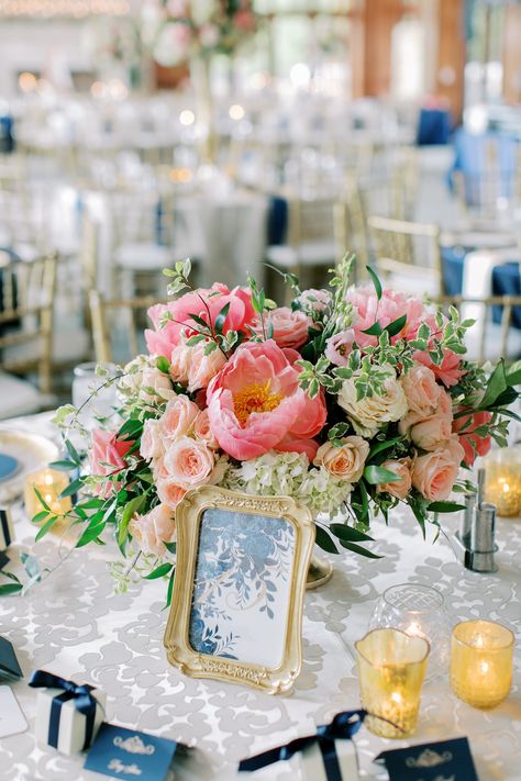 A summer wedding with hues of navy, ivory, gold and pink in the Woodlands, Texas. Photo: Mustard Seed Photography #WeddingsinHouston #ReceptionDecor #LuxuryWedding #SummerWedding #NavyWedding #WeddingInspo #JuneWedding #HoustonWedding #Reception #Florals Lake Michigan Wedding, Pink And Gold Wedding, June Wedding, Gold Invitations, Navy Wedding, Houston Wedding, Blush And Gold, Wedding Table Settings, Michigan Wedding