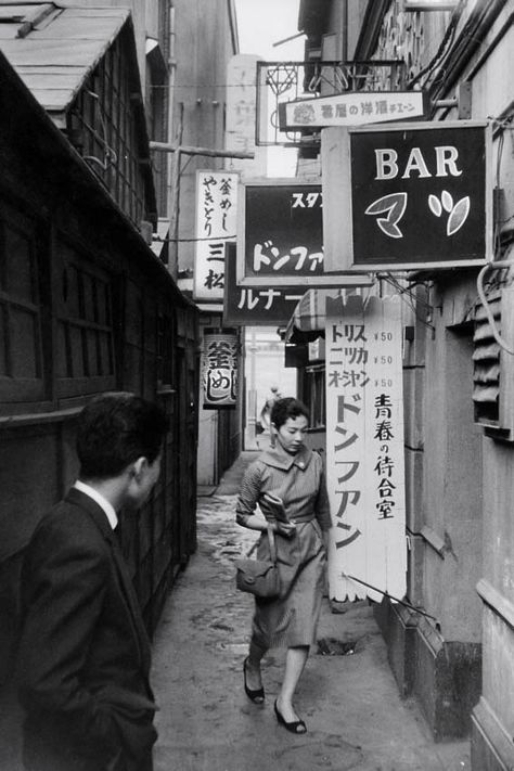 Marc Riboud, Idda Van Munster, Tokyo Photos, North Vietnam, Showa Era, Old Japan, French Photographers, Magnum Photos, Foto Art