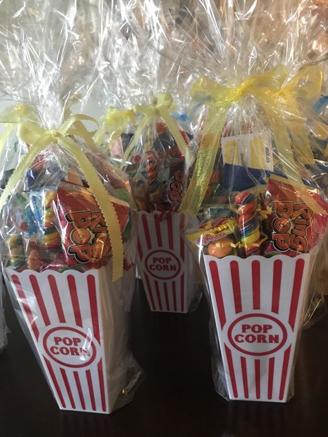 Carnival Birthday Party Goodie Bags, Movie Night Birthday Party Goodie Bags, Carnival Favor Ideas, Carnival Treat Bags, Circus Party Goodie Bags, Carnival Goodie Bags, Carnival Treat Table, Carnival Gift Bags, Circus Goody Bag Ideas