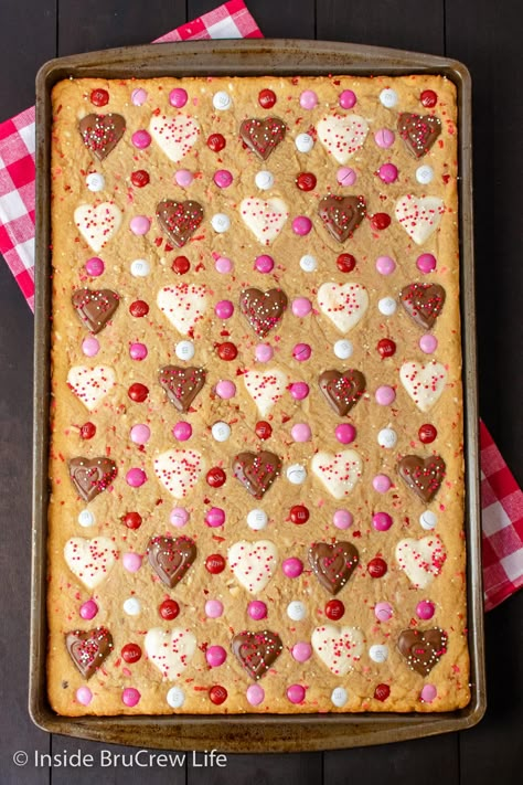 Valentine Day Sweet Treats, Easy Dessert For Superbowl, Peanut Butter Valentine Cookies, Peanut Butter Heart Cookies, Best Valentine Cookie Recipe, Valentine’s Day Baking, Butter Cookie Bars, Valentine Food, Valentines Party Food