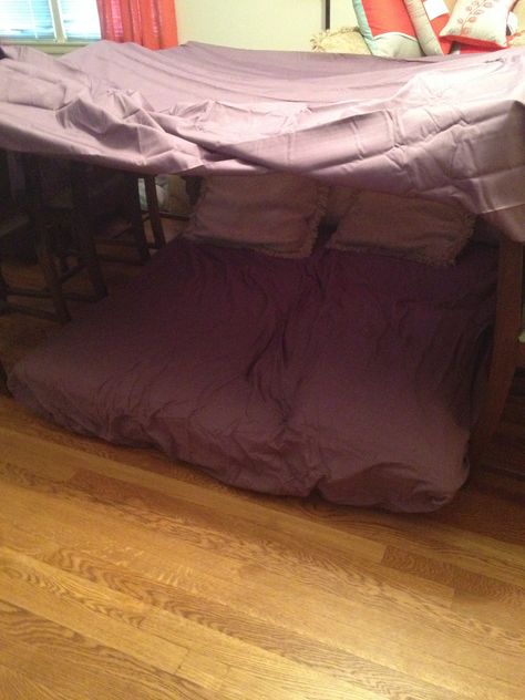 Blanket fort for date night! Mattress Fort, How To Make A Fort On Your Bed With Blankets, Diy Blanket Fort Tutorials, How To Build A Fort With Blankets Step By Step, Build A Fort With Blankets, Fort Ideas Indoor, Aesthetic Blanket Fort, Homemade Forts, Diy Blanket Fort