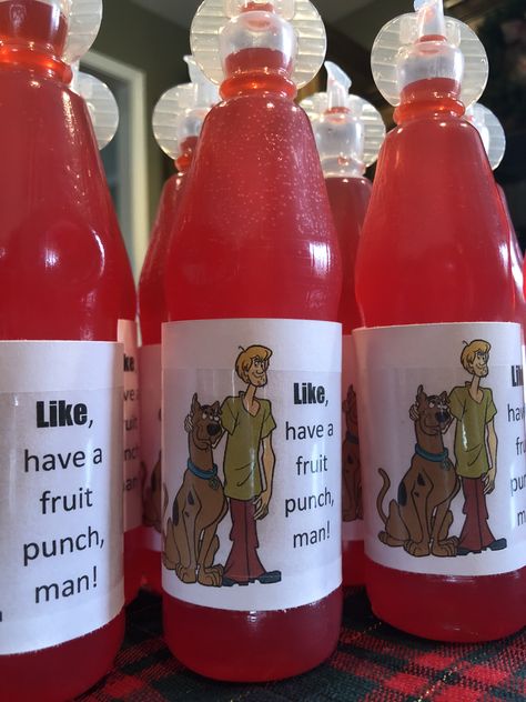 Scooby Doo party drinks. Use 4 graphics per sheet of paper for a Kool-Aid sized bottle. #ScoobyDooBirthday #ScoobyDoo #Scooby #Kids Birthday #BirthdayParty Scooby Doo Wedding Theme, Scooby Doo Party Food Ideas, Scooby Doo Gender Reveal Ideas, Scooby Doo Themed Birthday Party, Scooby Doo Party Decorations Diy, Scooby Doo Themed Food, Scooby Doo Birthday Party Ideas Food, Scooby Doo Birthday Party Ideas Decoration, Diy Scooby Doo Birthday Party Ideas