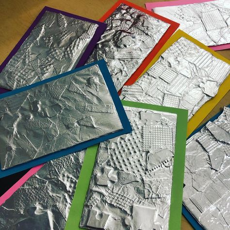 Kindergarten texture collages. So exciting to rub the foil and see them come alive! #texture #kindergarten #art #arted #arteducation… Printmaking Kindergarten, Texture Kindergarten, Laura Gomez, Classe D'art, Kindergarten Art Lessons, Deep Space Sparkle, Kindergarten Art Projects, Art Projects For Teens, Art Projects For Adults