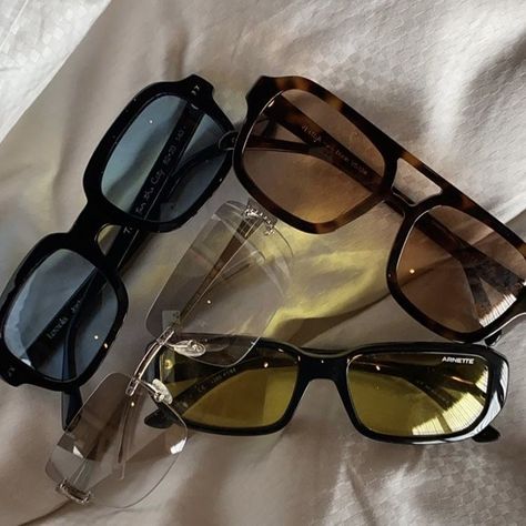 Aesthetic Sunglasses Vintage, Beige Glass Sunglasses, Cool Sunglasses Aesthetic, Aesthetic Sunglasses, Fall Sunglasses, Sunglasses Aesthetic, Popular Sunglasses, Shades Glasses, Vintage Sunglasses Retro