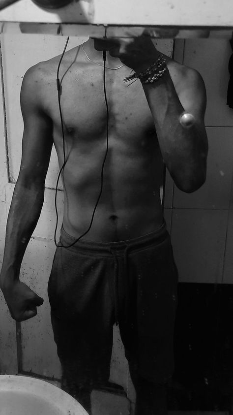 Boy Body, Body Aesthetic, Actors Illustration, Gym Wallpaper, Gym Mirrors, Beer Photos, Boys Dps, Bodybuilding Workout Plan, Men Abs